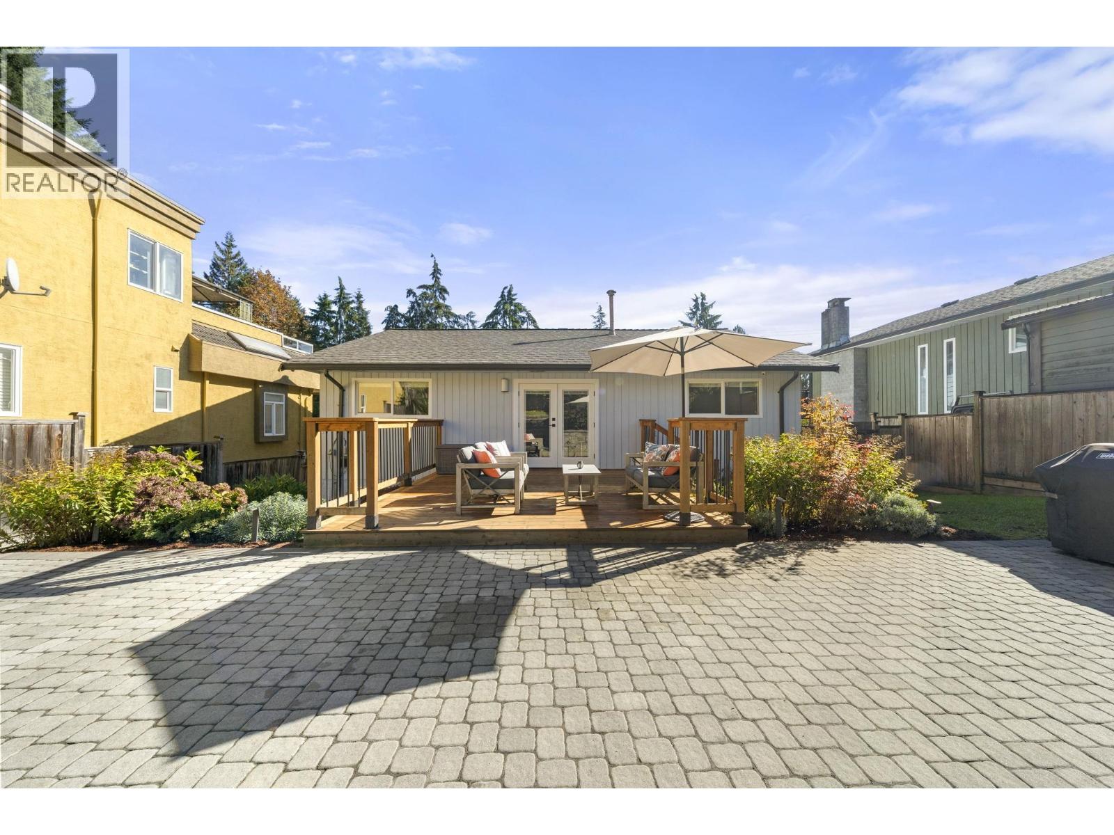 1147 DEEP COVE ROAD, North Vancouver