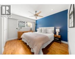 1147 Deep Cove Road, North Vancouver, BC V7G1S4 Photo 14