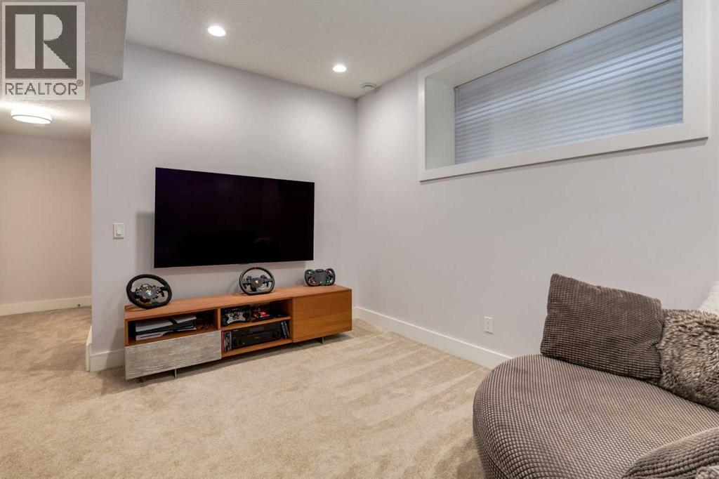 #1 306 12 Avenue NE - 18