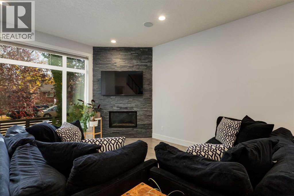#1 306 12 Avenue NE - 4