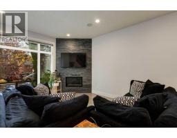 1, 306 12 Avenue NE - photo 4
