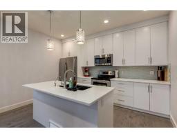 Bedroom - 1, 306 12 Avenue Ne, Calgary, AB T2E1A4 Photo 7