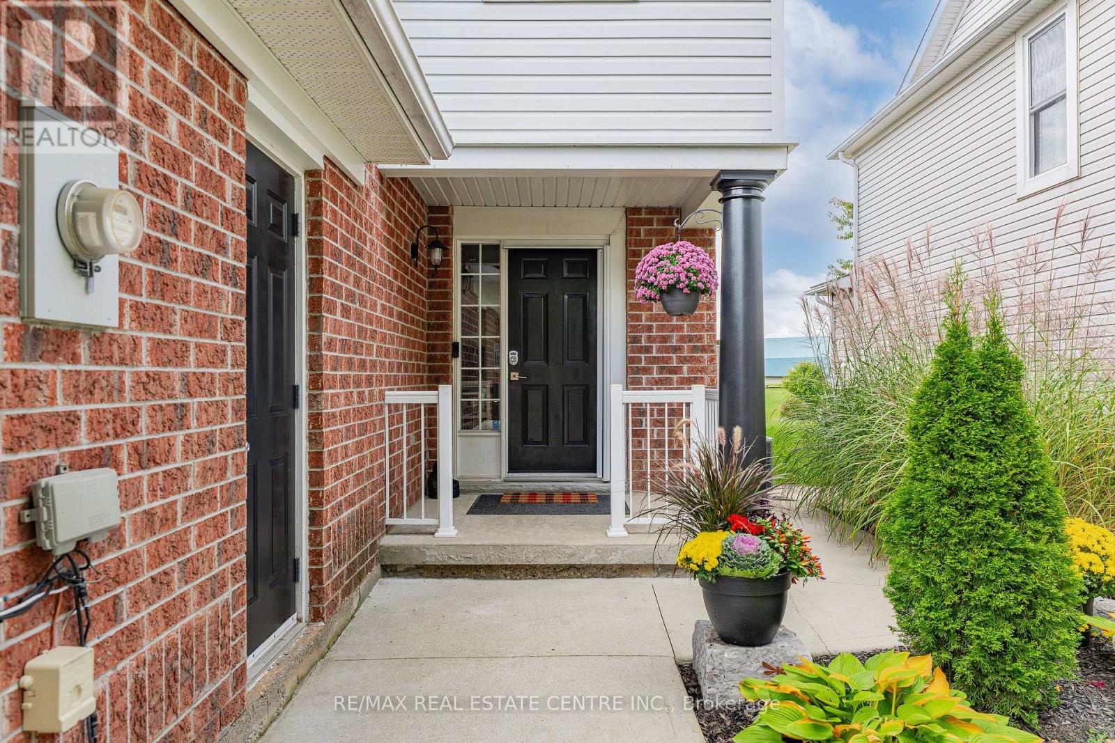 50 CALVIN COURT - 2
