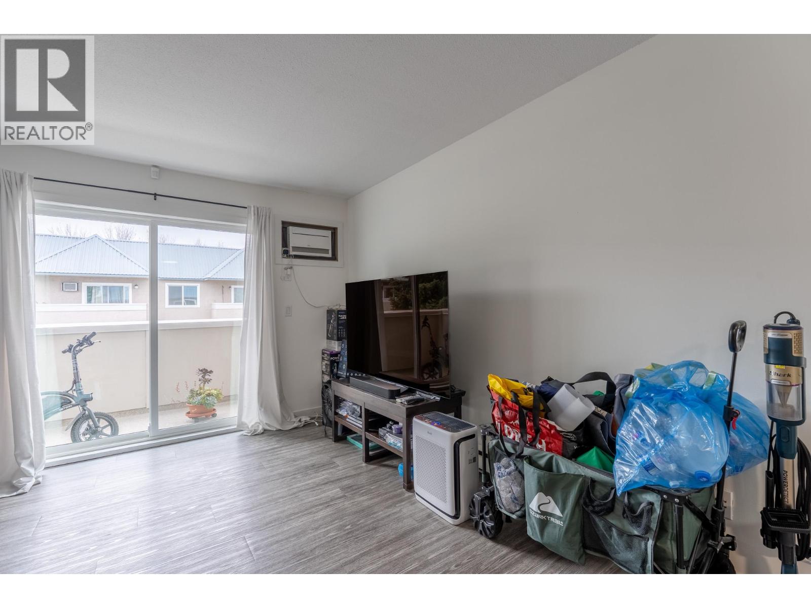 413 3160 De Montreuil Court, Kelowna