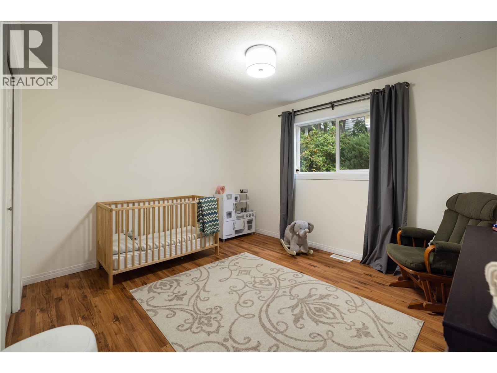 3945 Highland Park Crescent - 25