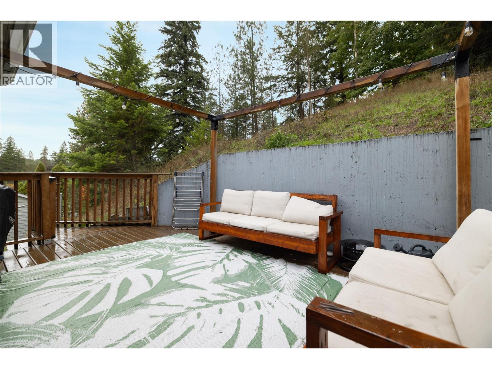 3945 Highland Park Crescent - Image 7