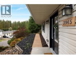 Kitchen - 3945 Highland Park Crescent, Armstrong, BC V0E1B4 Photo 10