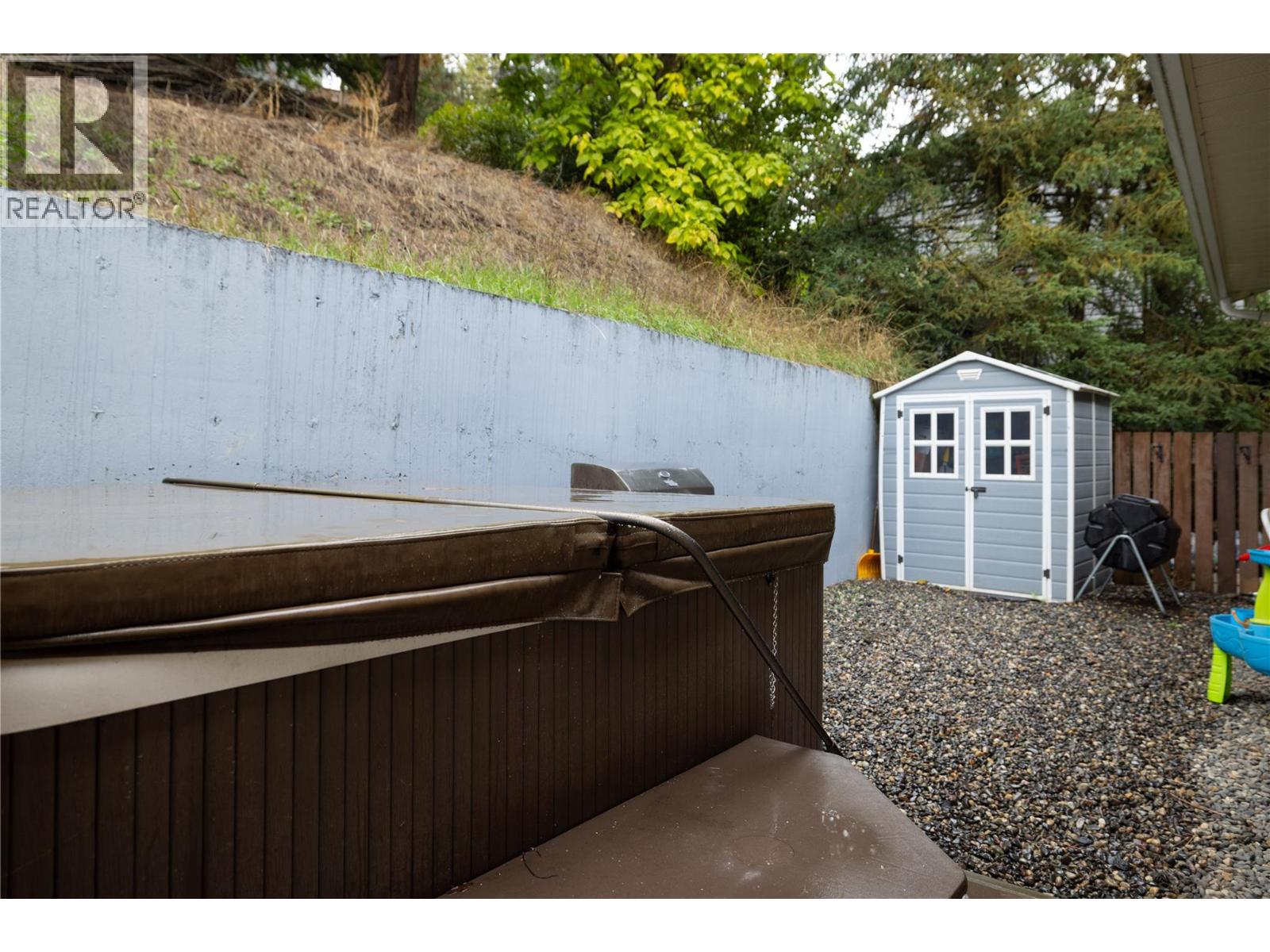 3945 Highland Park Crescent - 6