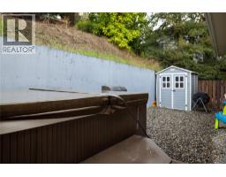 3pc Ensuite bath - 3945 Highland Park Crescent, Armstrong, BC V0E1B4 Photo 6