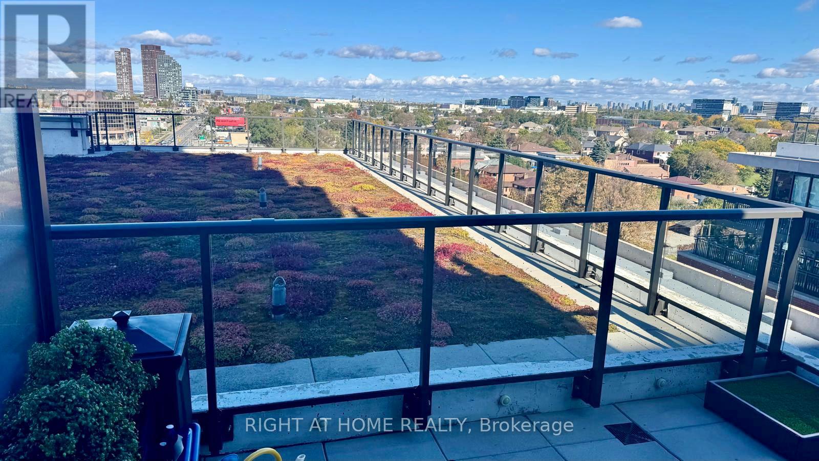 3091 Dufferin Street — photo 31