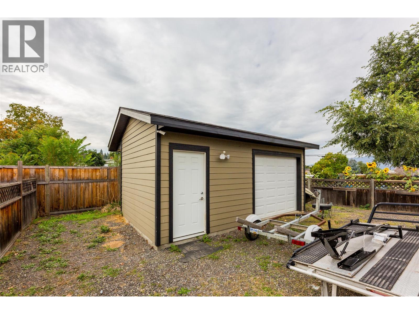 1495 Cornwall Road - 28