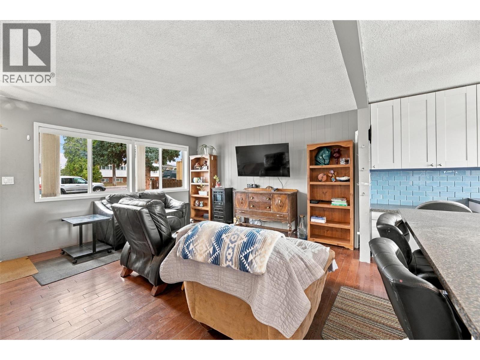 1495 Cornwall Road - 8