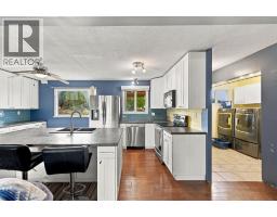 Kitchen - 1495 Cornwall Road, Kelowna, BC V1X1P2 Photo 10