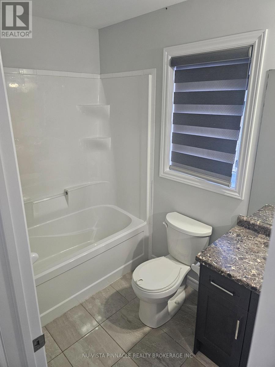 2039 CEDARPARK DRIVE, London North (North D) — photo 8