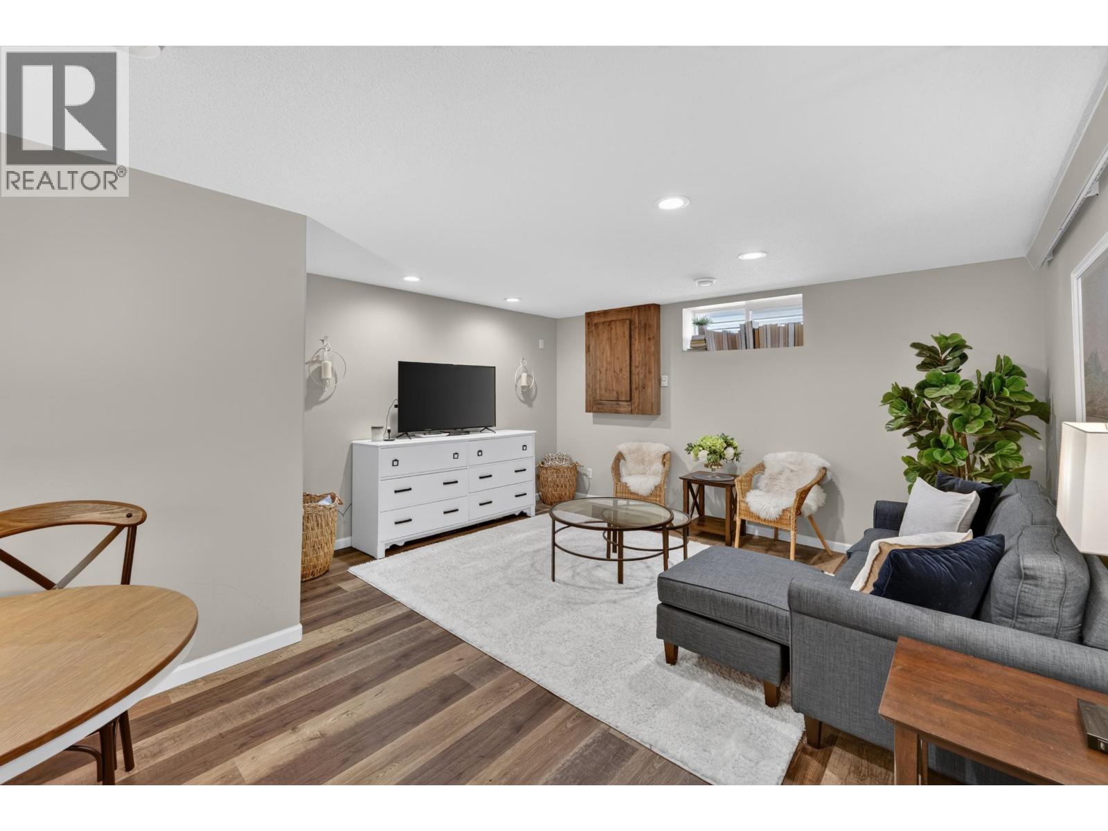 8715 114 AVENUE - Image 13
