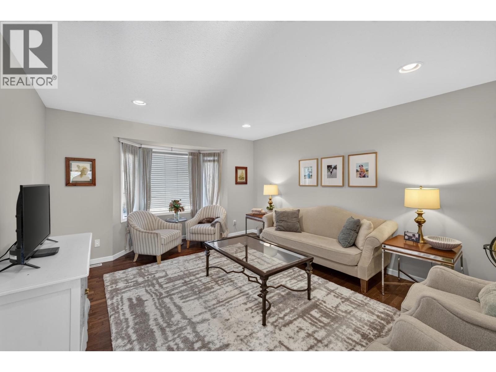 8715 114 AVENUE - 5