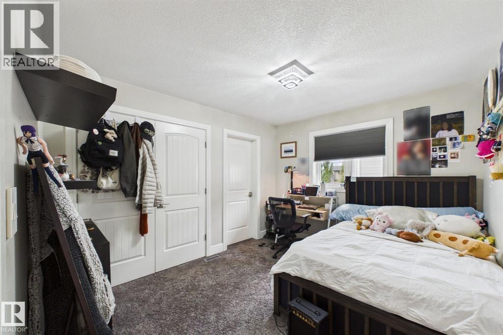 Listing photo – 48 Lundberg Crescent, Red Deer