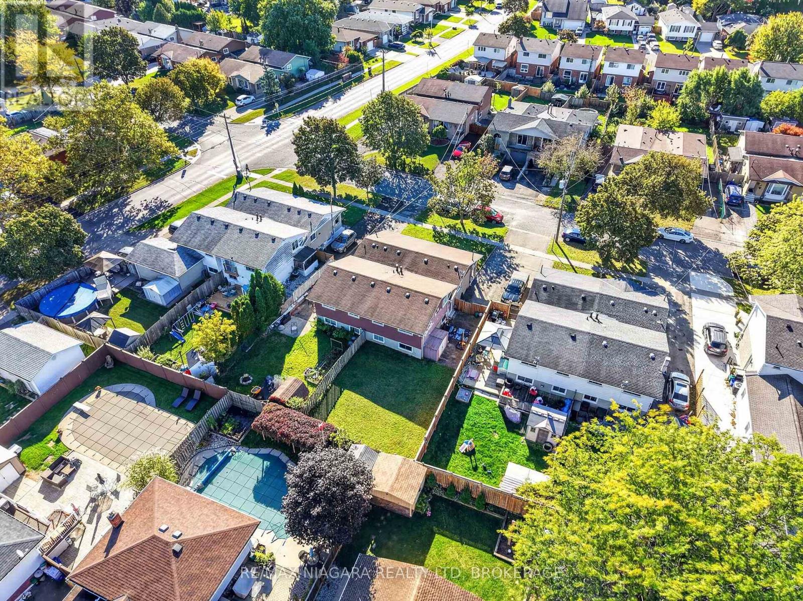 45 GREEN MAPLE DRIVE - 22