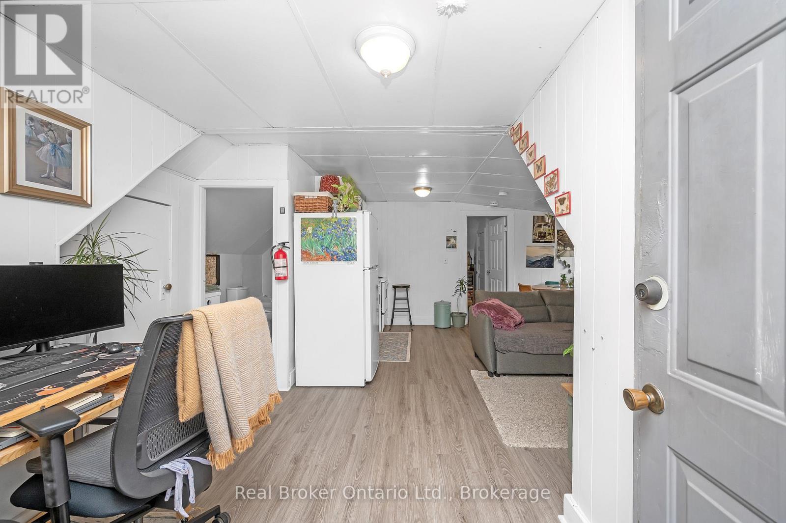 117 FAIRLEIGH AVENUE S - 24