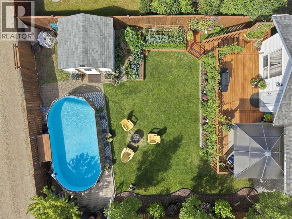 Listing photo – 186 Robinson Avenue, Penhold