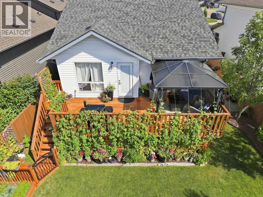 Listing photo – 186 Robinson Avenue, Penhold