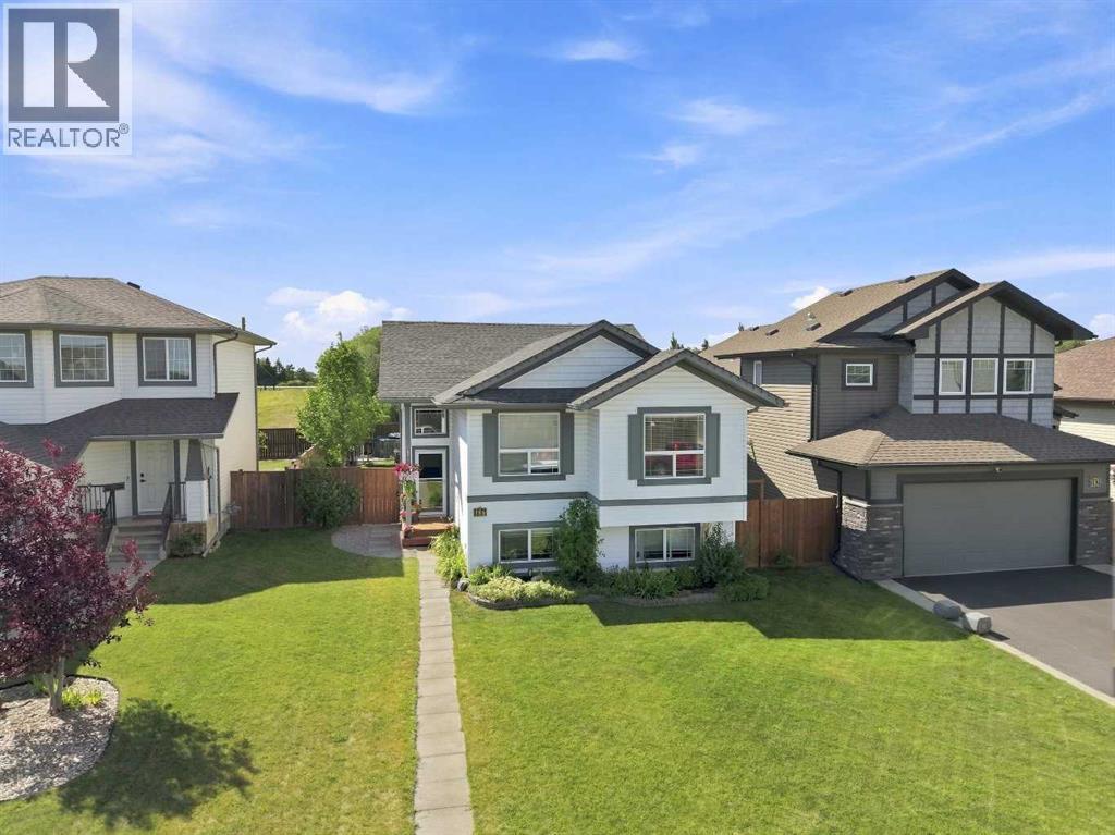 Listing photo – 186 Robinson Avenue, Penhold