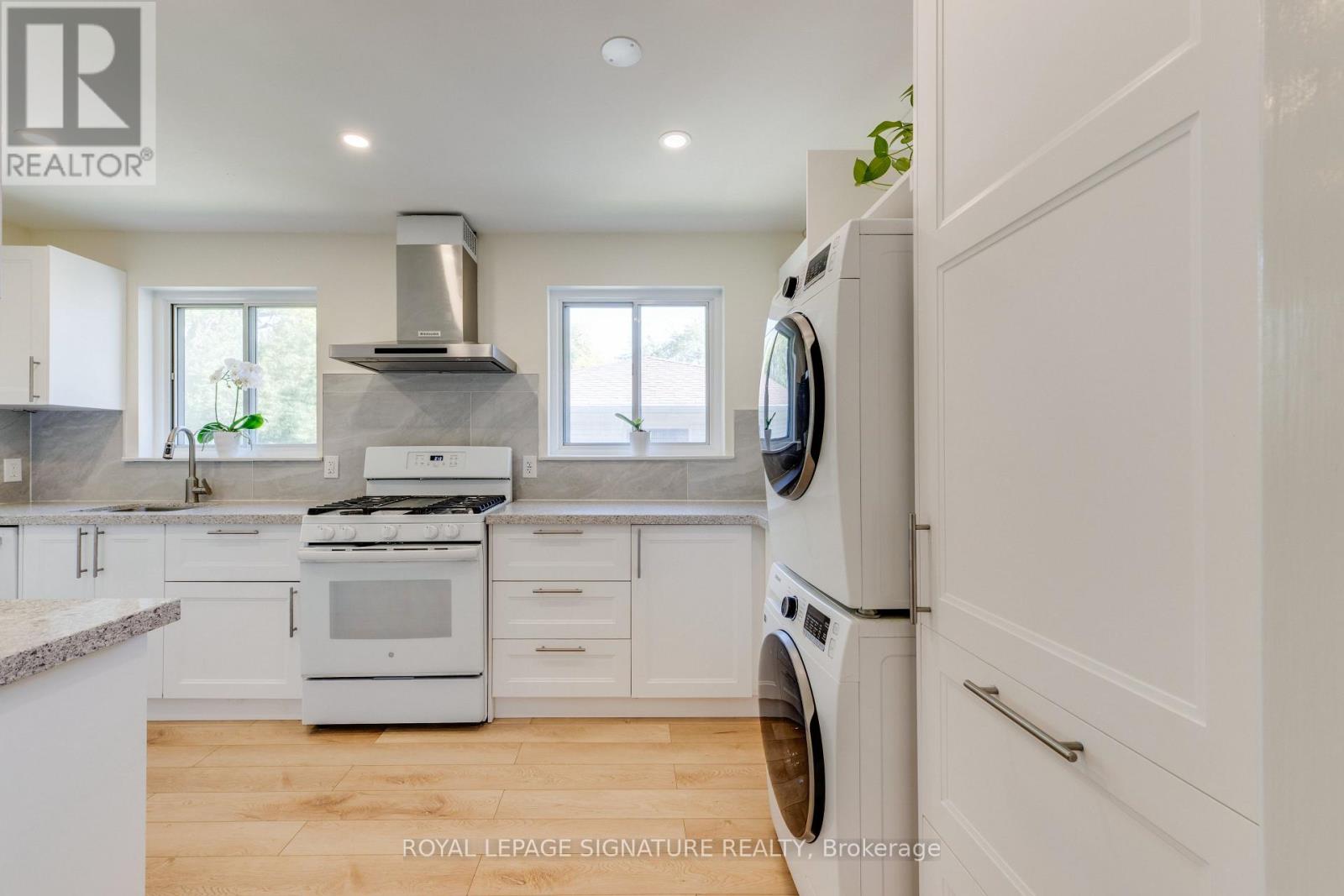 8 Bellbury Crescent, Toronto, ON photo 20