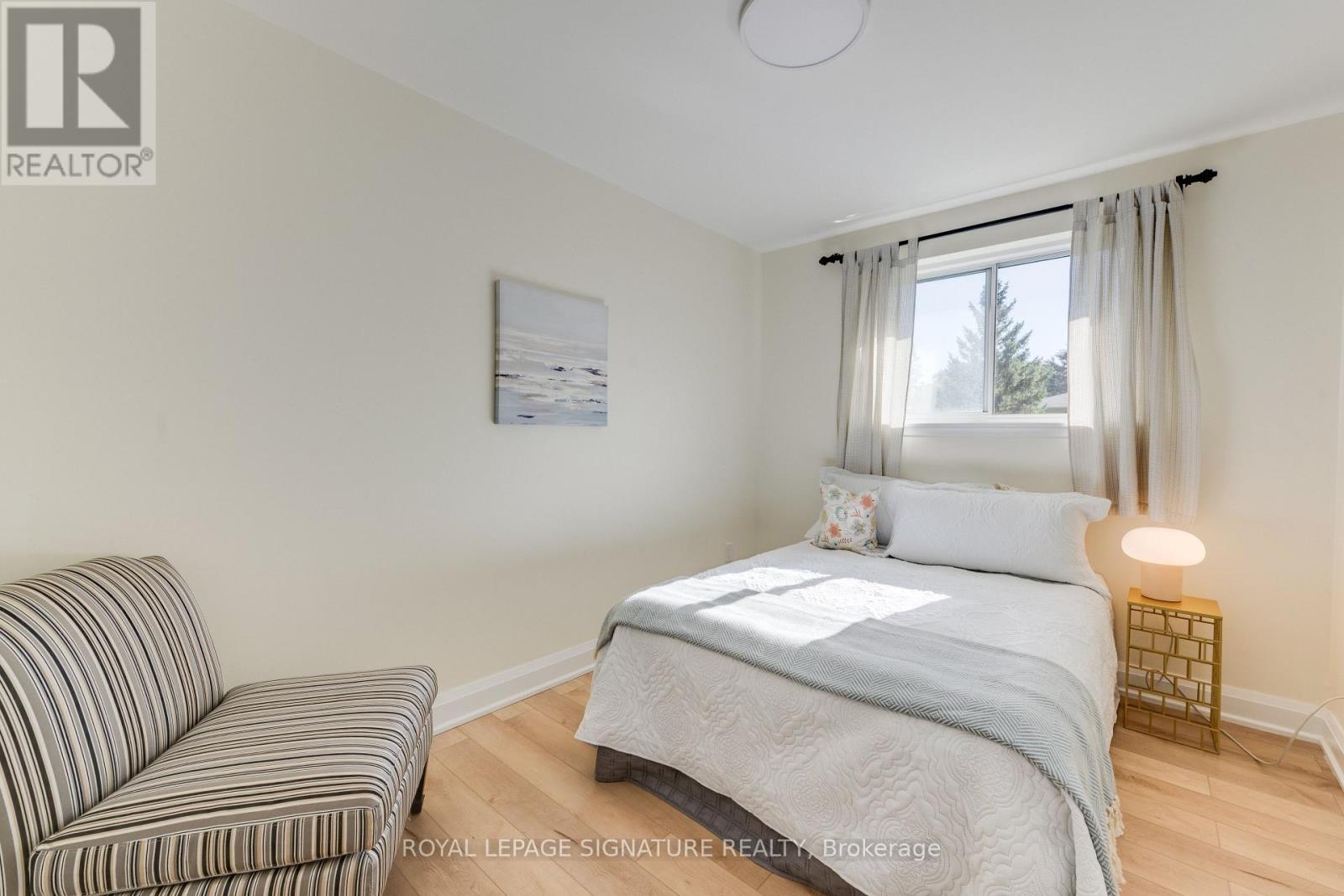 8 Bellbury Crescent, Toronto, ON photo 23