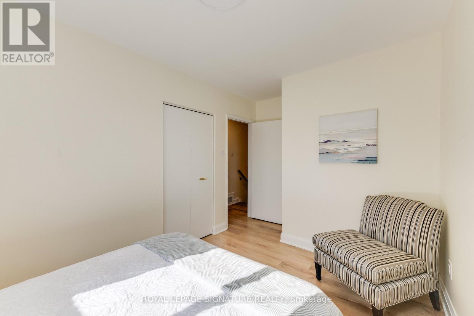 8 Bellbury Crescent, Toronto, ON photo 24