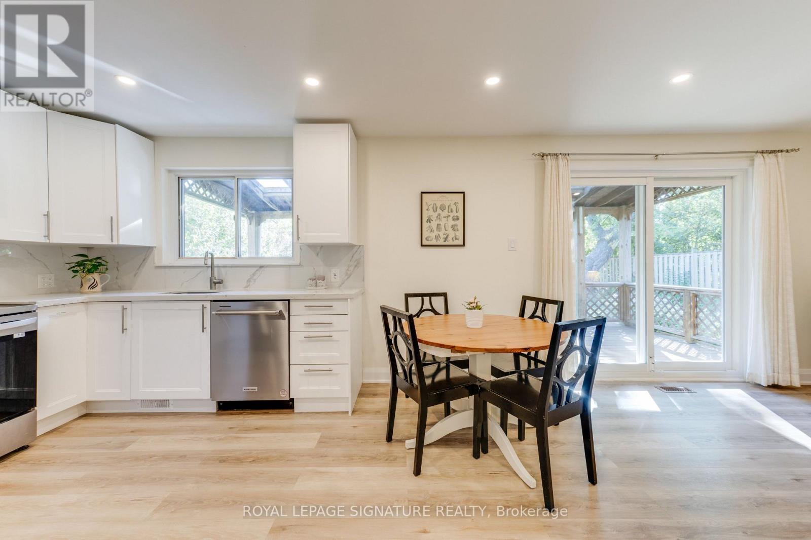 8 Bellbury Crescent, Toronto, ON photo 31