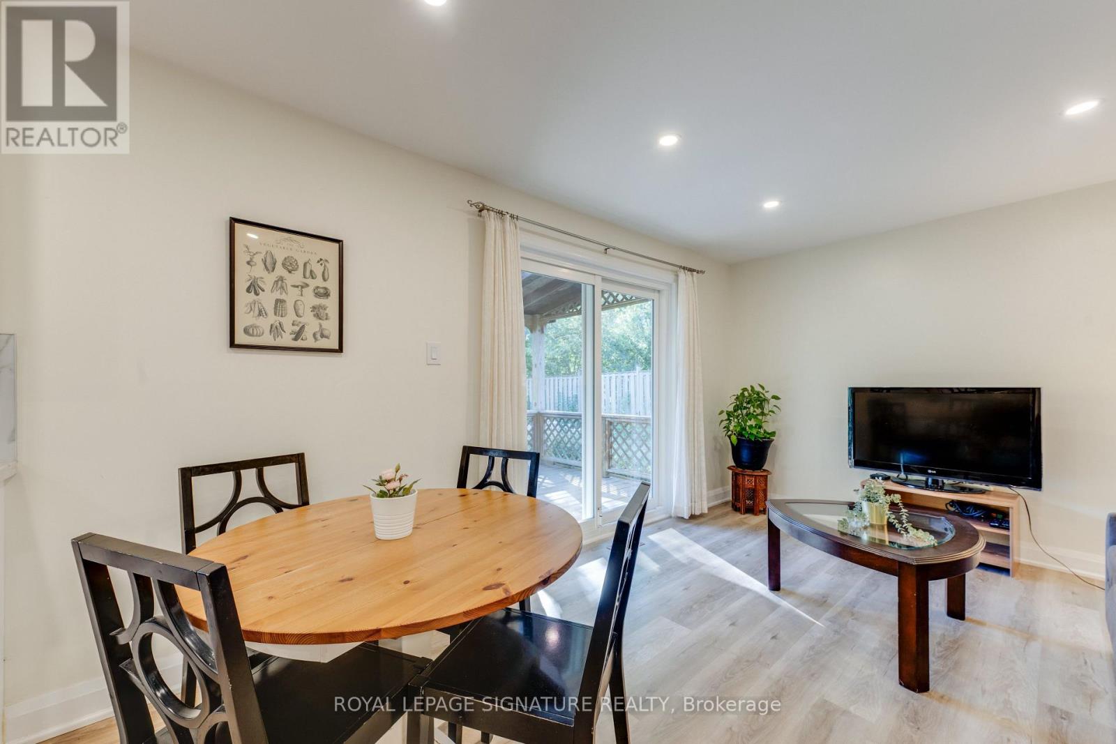 8 Bellbury Crescent, Toronto, ON photo 33