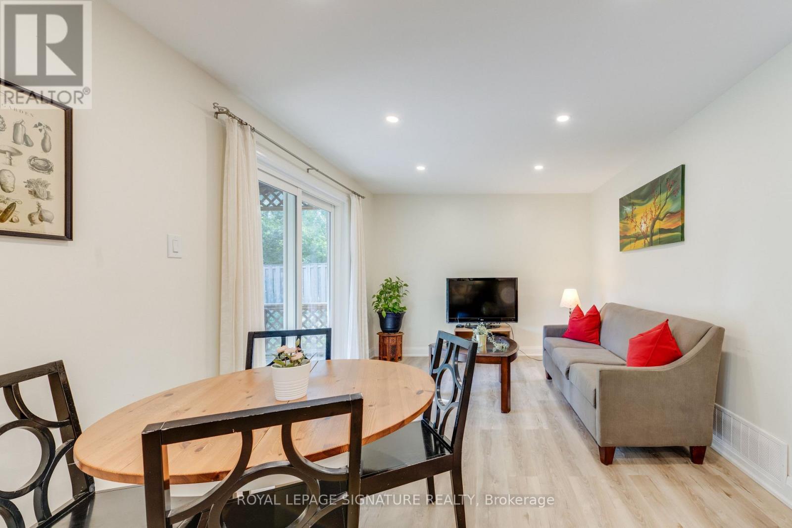 8 Bellbury Crescent, Toronto, ON photo 34
