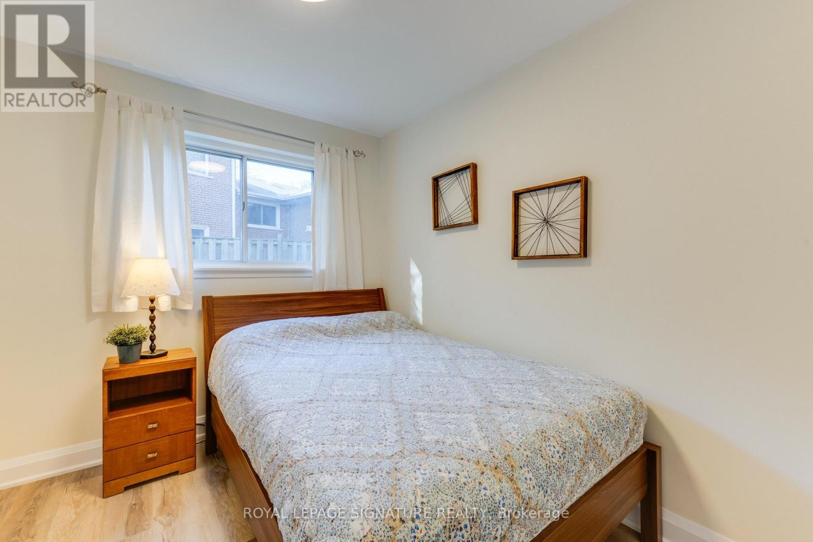 8 Bellbury Crescent, Toronto, ON photo 39