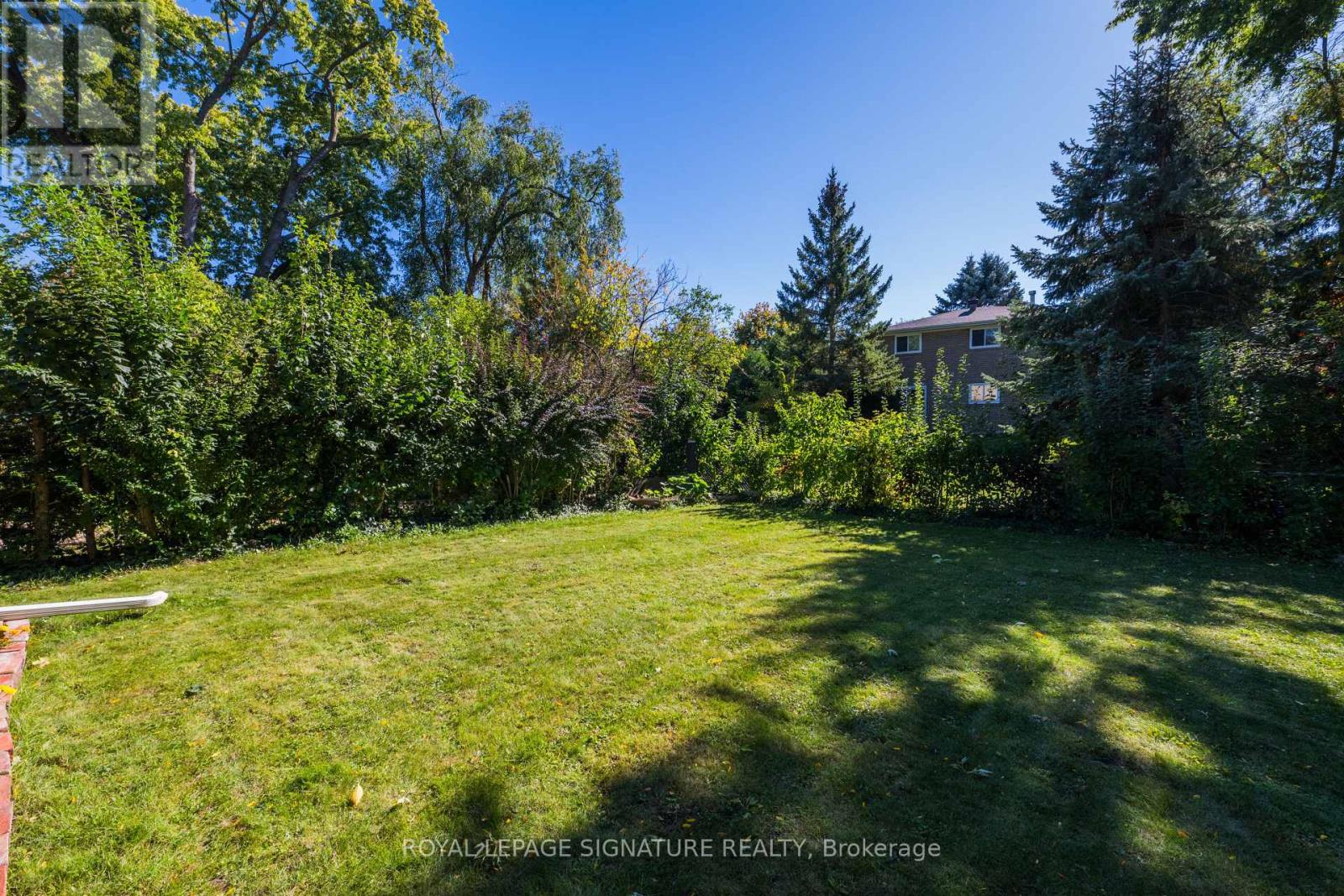 8 Bellbury Crescent, Toronto, ON photo 4