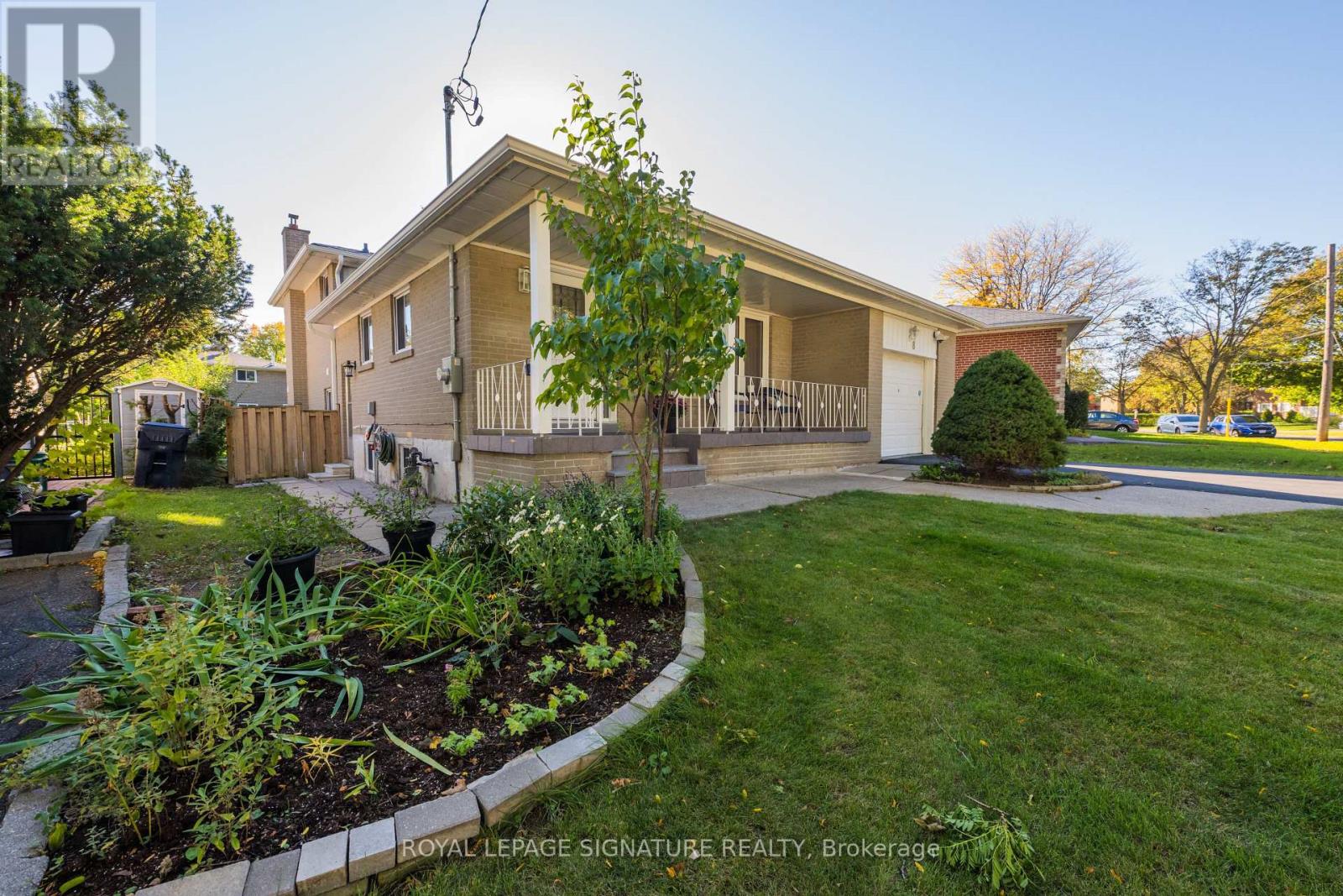 8 Bellbury Crescent, Toronto, ON photo 46