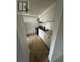 437 Lawrence Avenue W, Toronto, ON M5M1C3 Photo 8