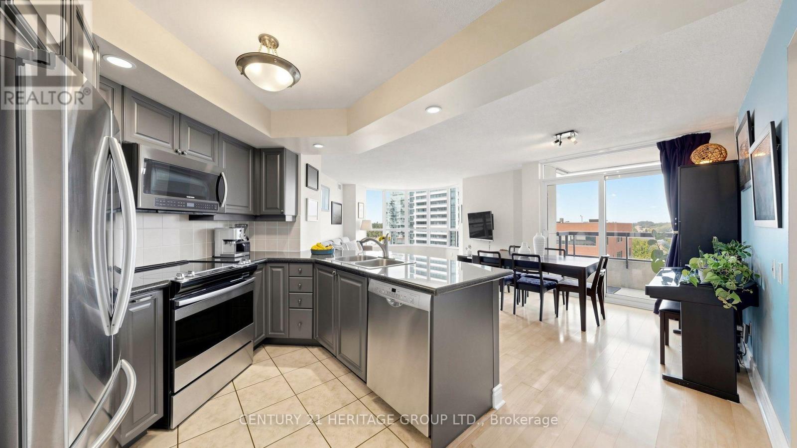 #602 5 NORTHTOWN WAY - 21