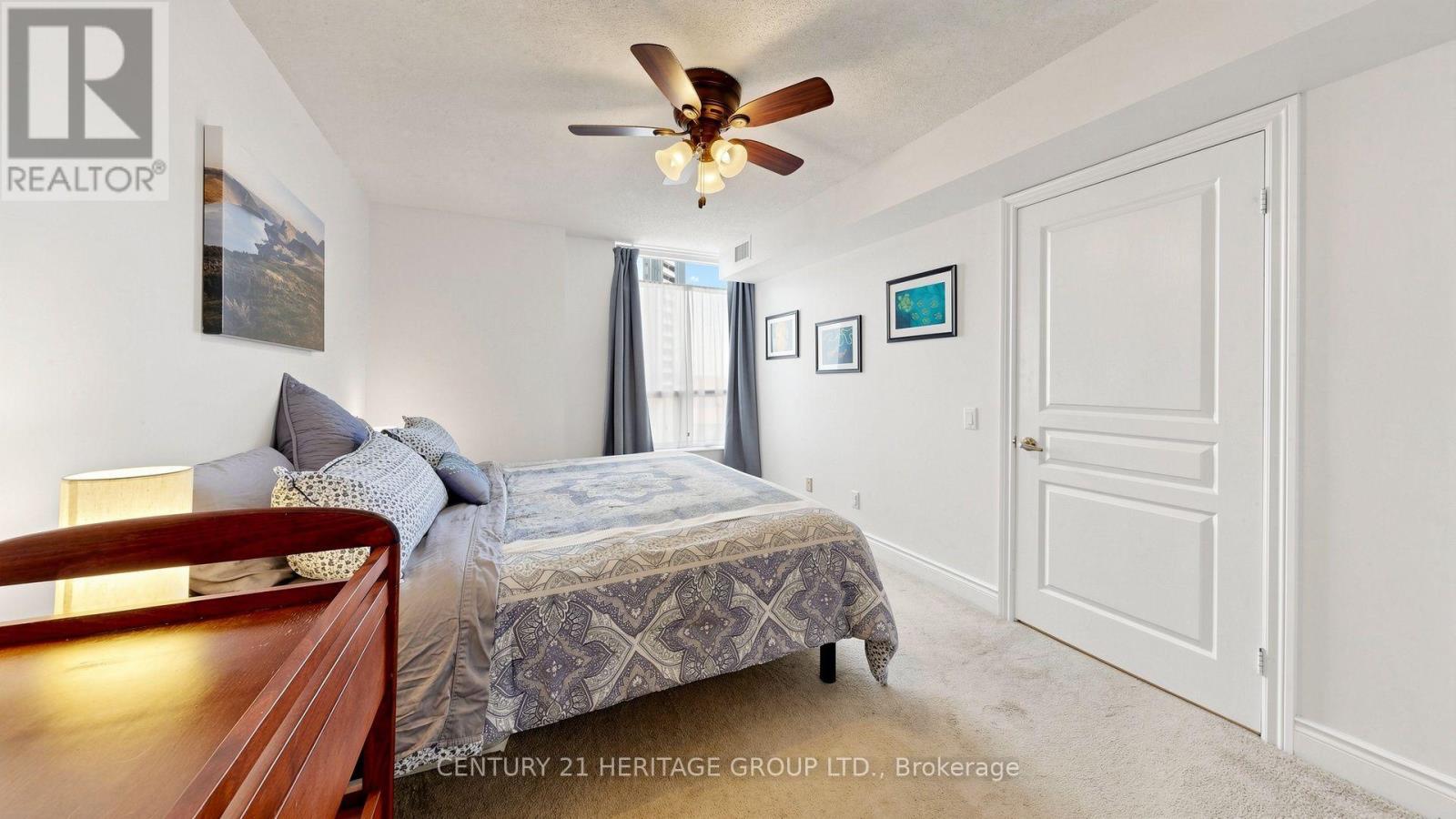 #602 5 NORTHTOWN WAY - 25