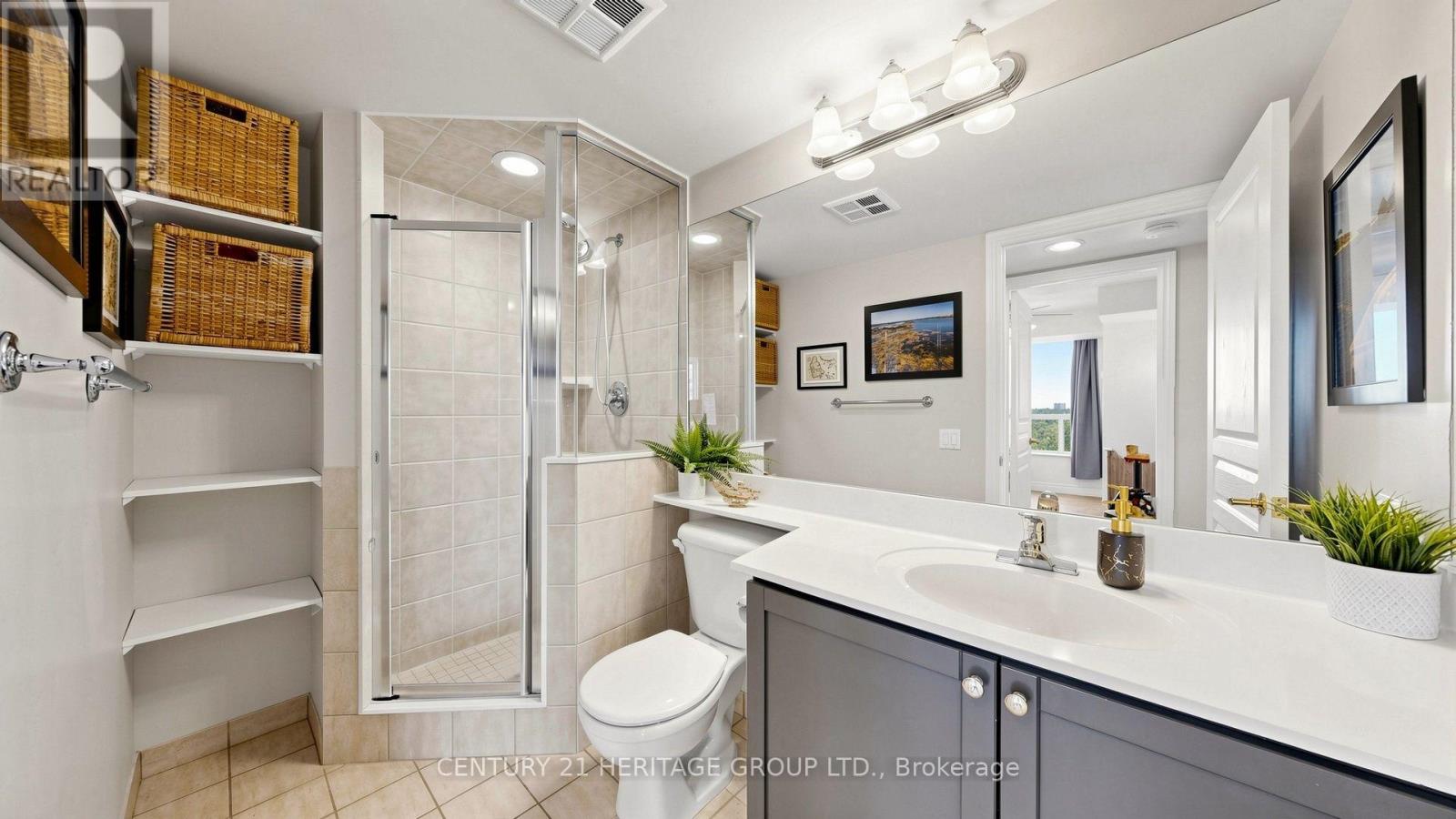 #602 5 NORTHTOWN WAY - 29