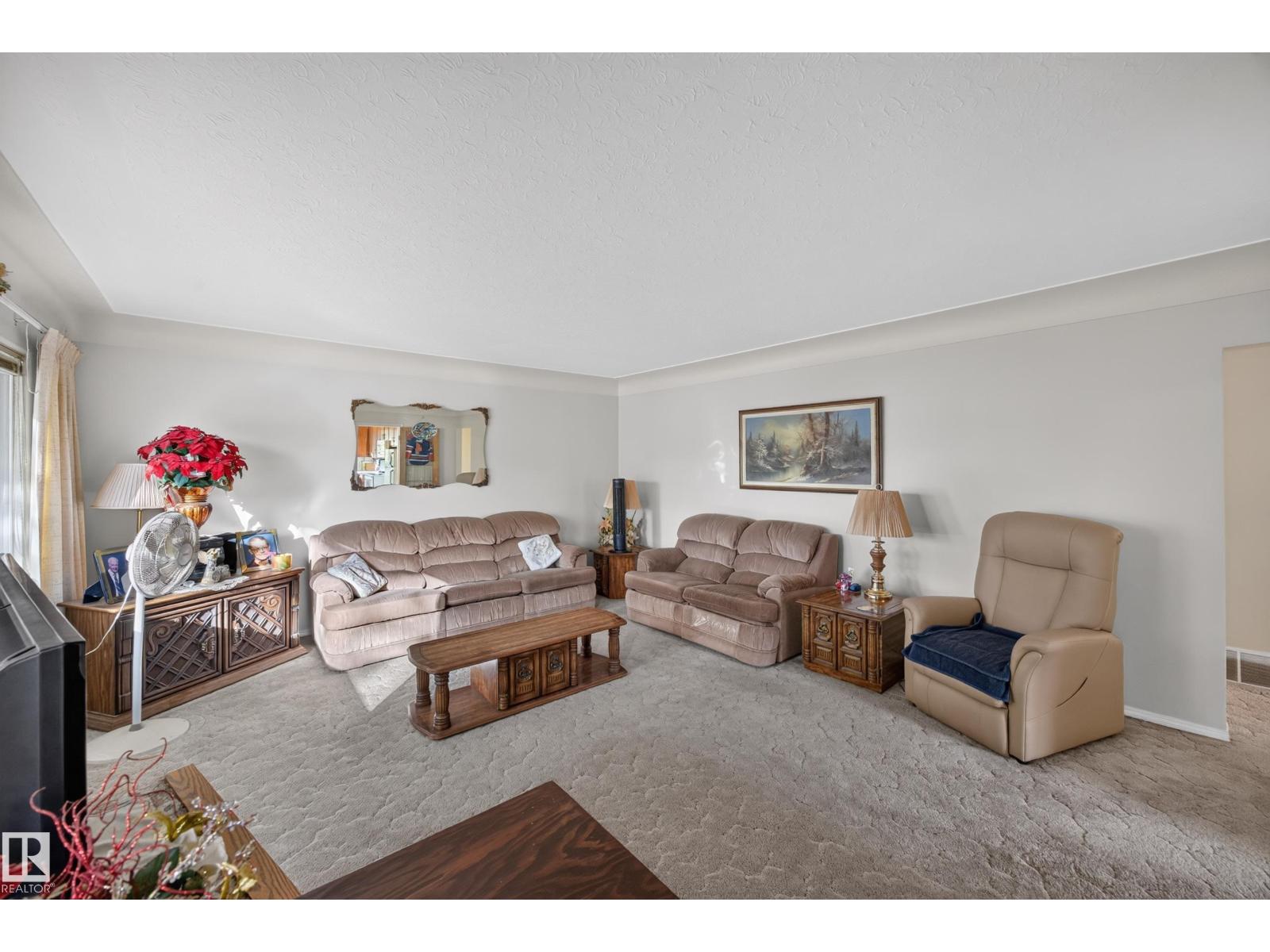 4402 116 AV NW - 10