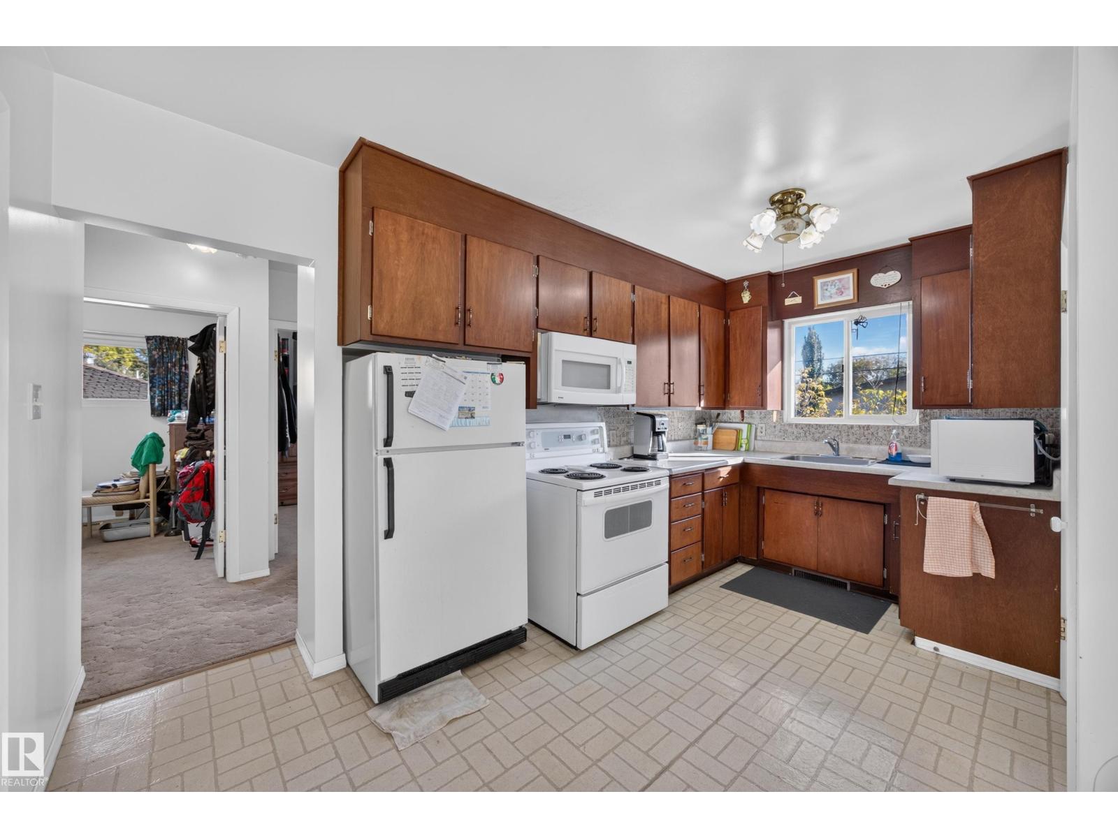 4402 116 AV NW - 25