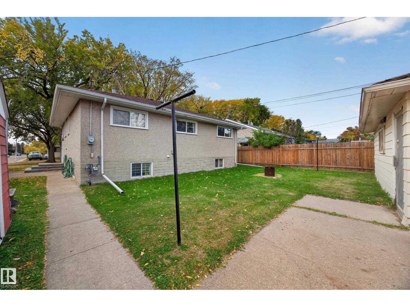 4402 116 AV NW - 50