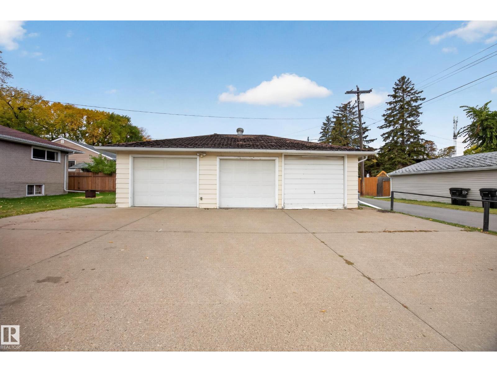 4402 116 AV NW - 51