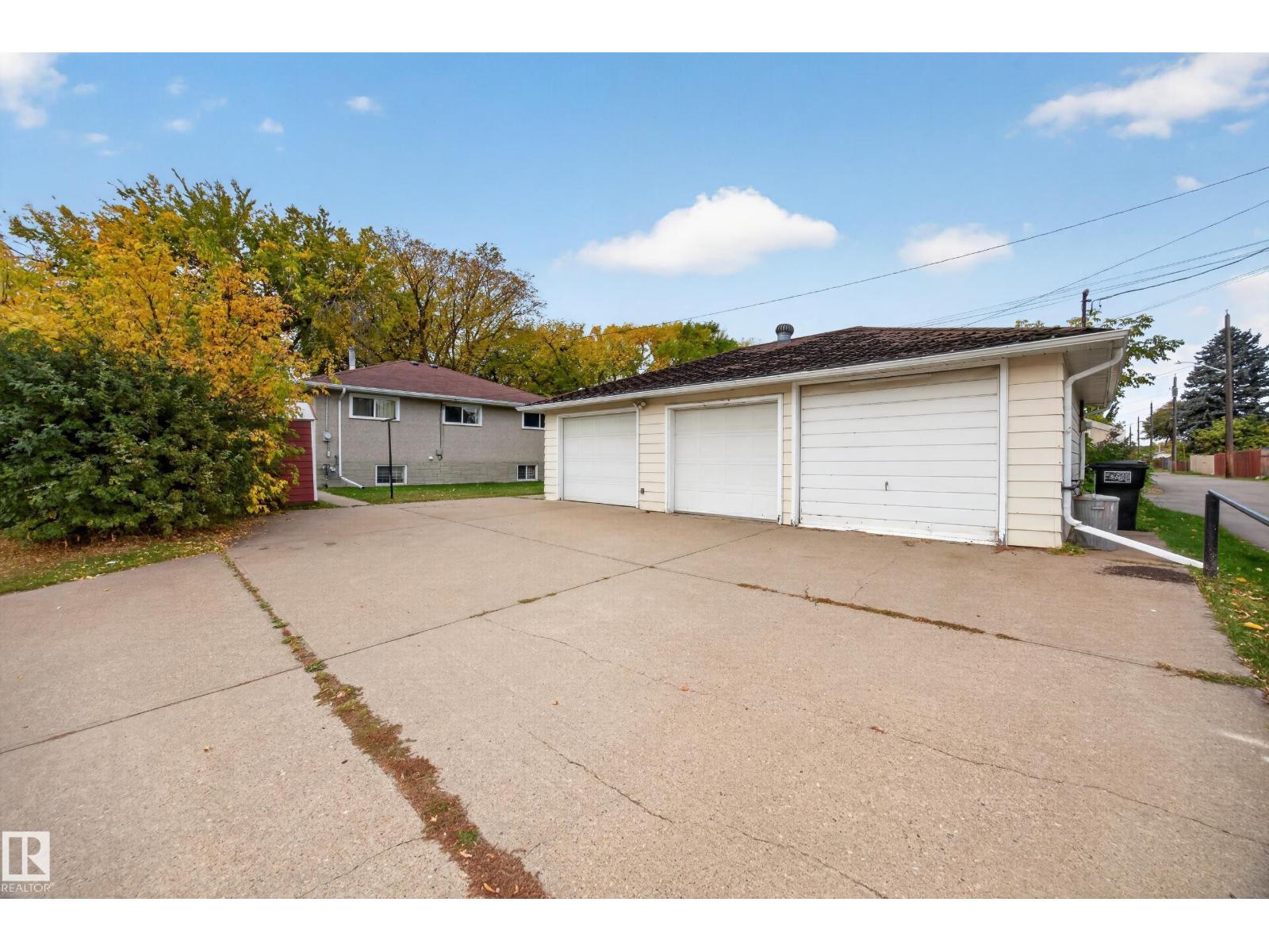 4402 116 AV NW - 52