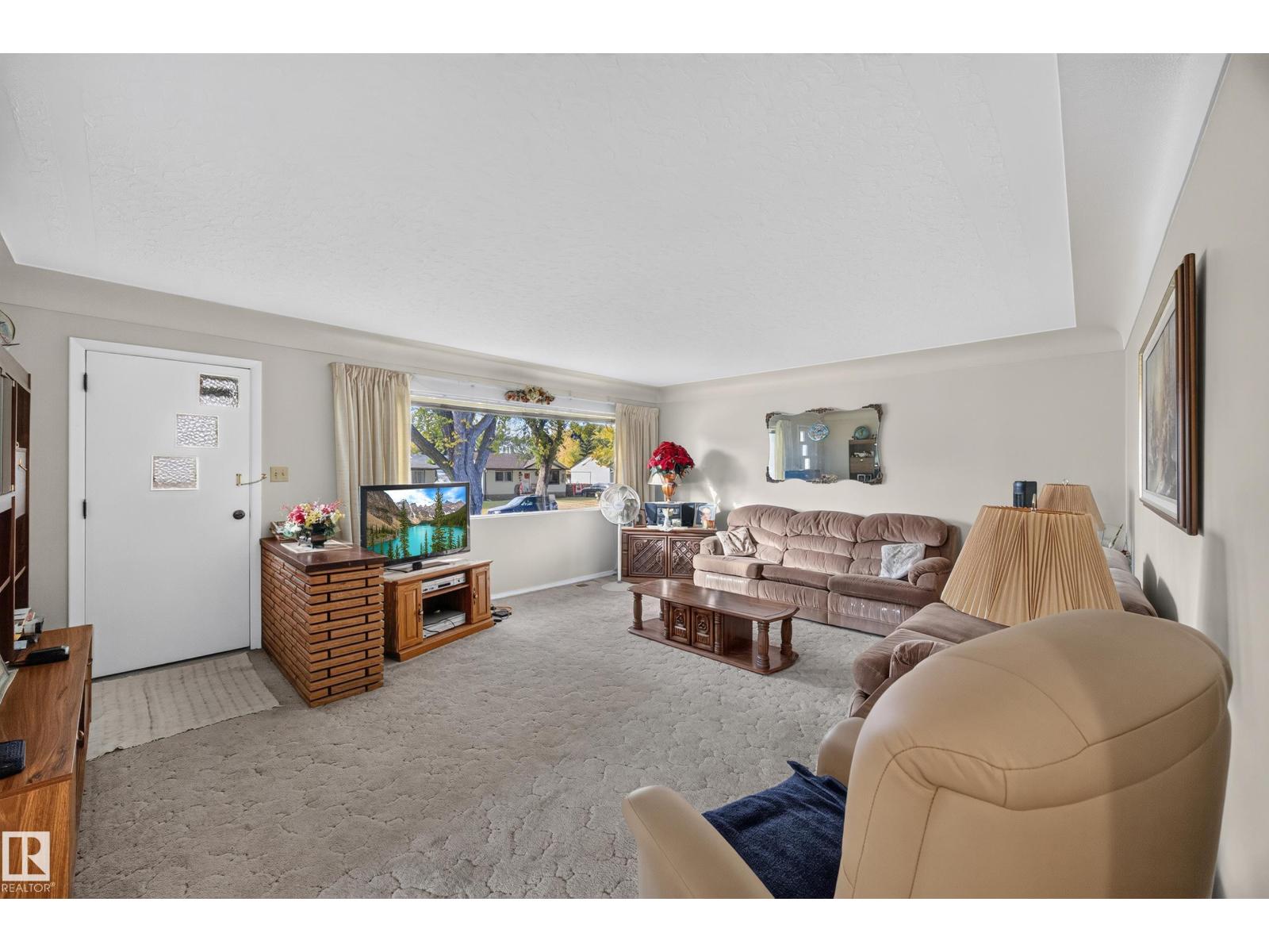 4402 116 AV NW - 7