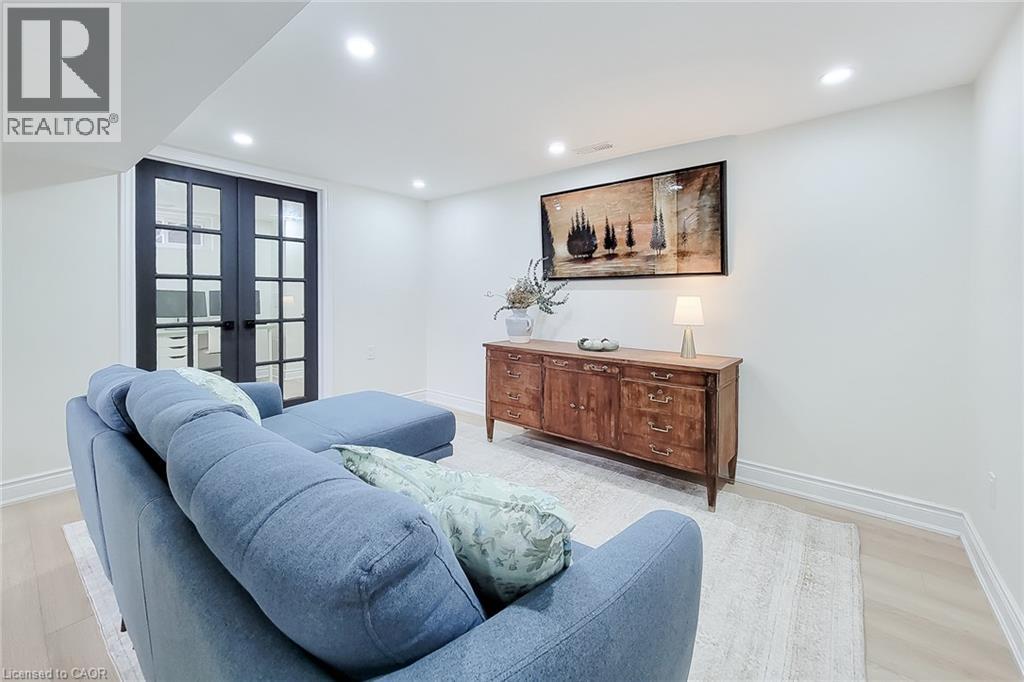 8 ALBEMARLE Street - Image 27