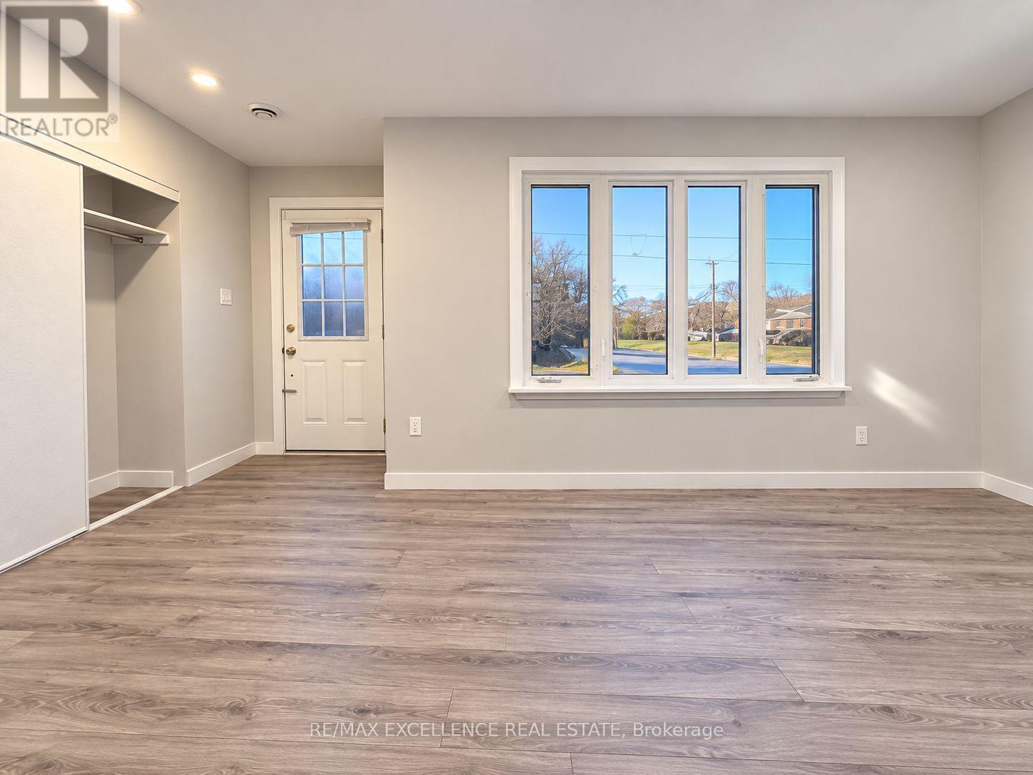 1227 TRAFALGAR STREET - 3