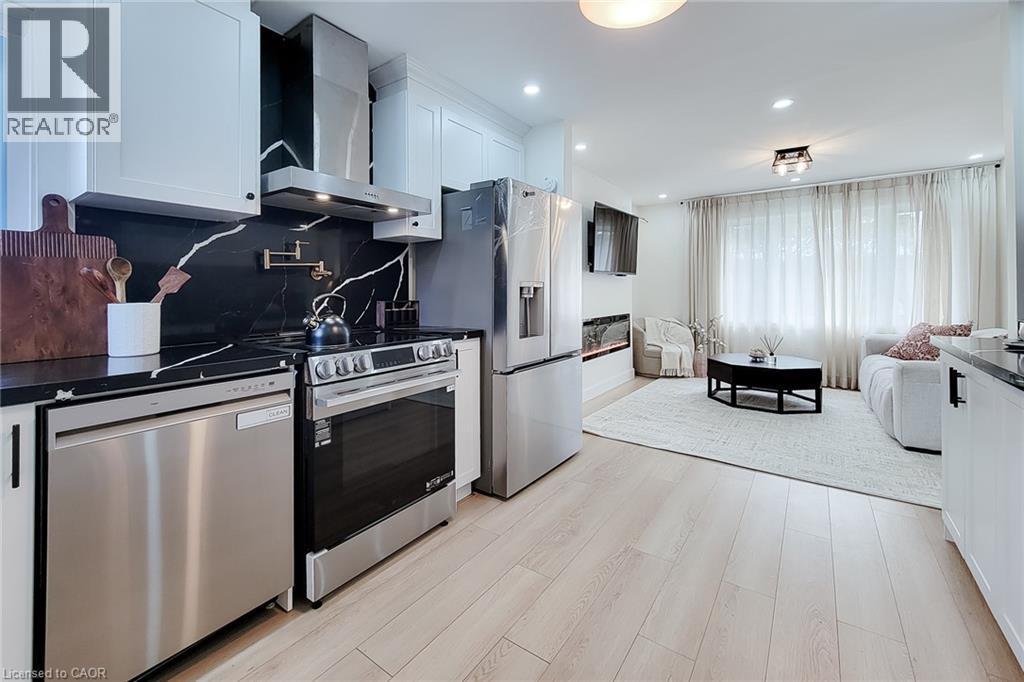 8 ALBEMARLE Street - Image 17