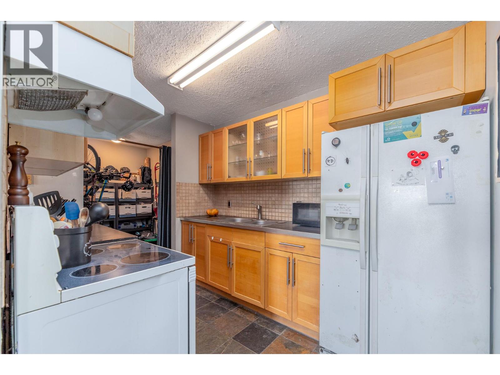 #305 625 Rowcliffe Avenue - 12