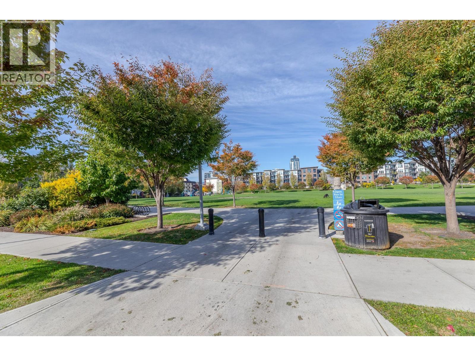 #305 625 Rowcliffe Avenue - 24